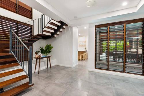 Three-Bedroom Villa image 4