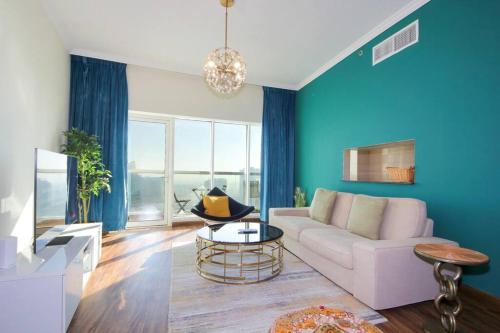 RH- High-Floor Splendor, 2-Bedroom Gem in Downtown, Дубай (фото 2)