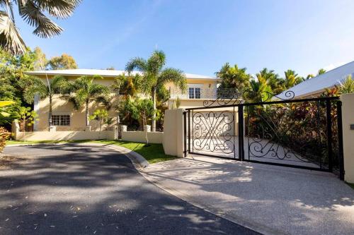 Barbados in the Tropics - 5 Bedroom Luxury Home - image 4