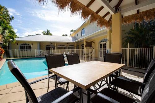 Barbados in the Tropics - 5 Bedroom Luxury Home - image 5