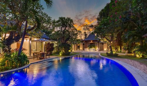 Villa with Private Pool room in LataLiana Seminyak