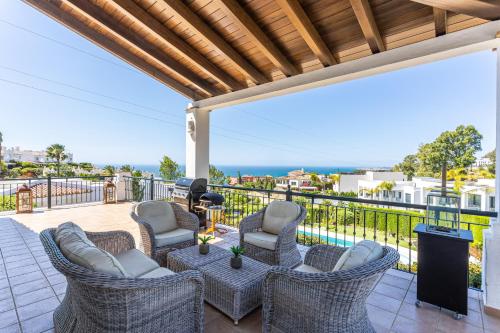 Balkon/Terrasse, Villa La Vista - FAMILY FRIENDLY Private Pool, BBQ, Sauna in Rancho Domingo