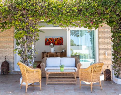 Garten, Villa La Vista - FAMILY FRIENDLY Private Pool, BBQ, Sauna in Rancho Domingo