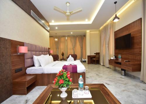 HOTEL SHYAMLEELA in Reengus