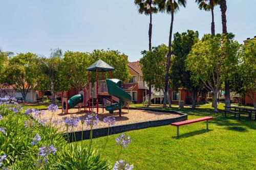 Clementine Hotel & Suites Anaheim - main image