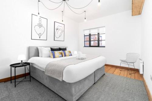 Loft Style Apartment - Near City Centre - Smart TV- WIFI - Parking - Top Rated - 3NT, Бирмингем (фото 7)