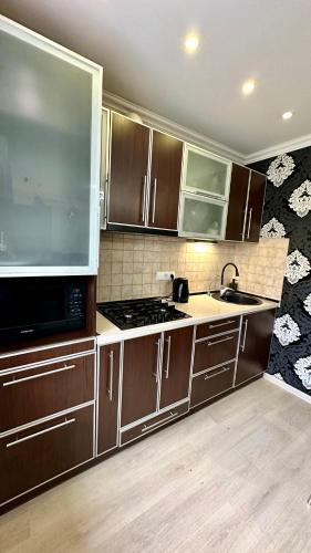 2 room Apartment on Gagarina 102 in Zhovtnevyi