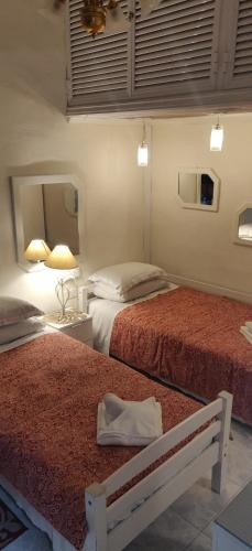 1 twin bed, 2 bunk beds