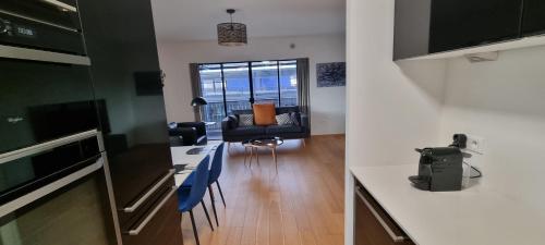 BEL APPARTEMENT CONTEMPORAIN AVEC TERRASSE 2 chambres