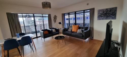 BEL APPARTEMENT CONTEMPORAIN AVEC TERRASSE 2 chambres