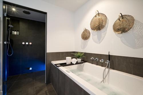 Captains Boathouse in ฮาร์เดอวิก