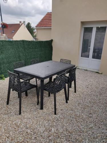 Appartement 2, Jardin, collation, 5 min de l'aéroport CDG