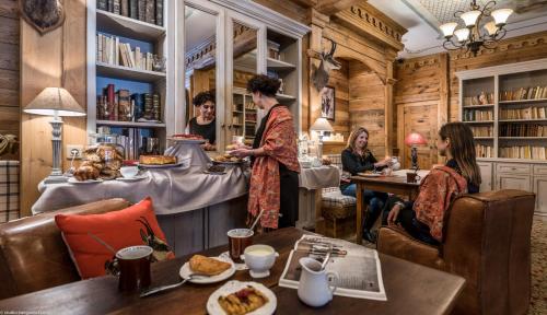 Bar/lounge, Hotel Alpen Ruitor in Meribel