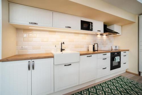 Luxurious and chic duplex 2 bed apartment, Prague (photo 2)