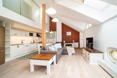 Luxurious and chic duplex 2 bed apartment, Prague (photo 8)