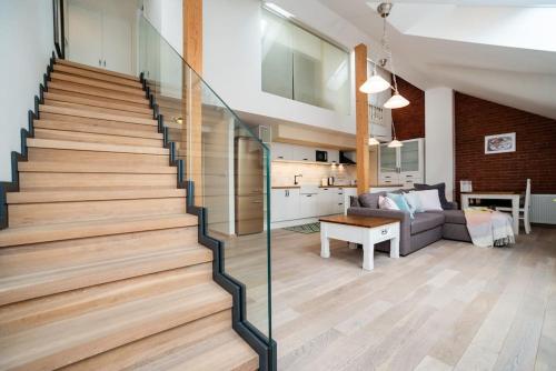 Luxurious and chic duplex 2 bed apartment, Prague (photo 7)