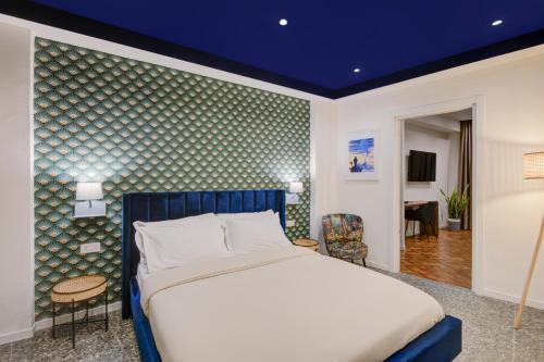 Well Suites - Piazza dei Martiri, Neapol