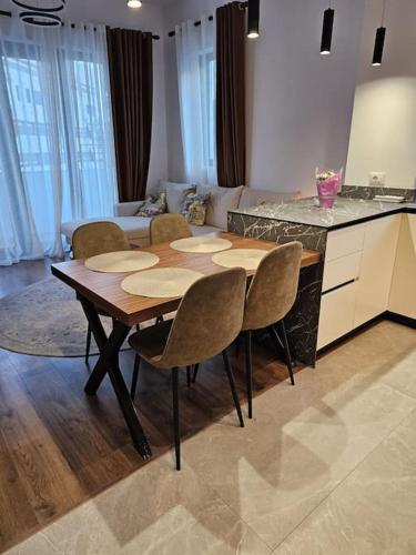 Deluxe Flat with garden_Tirana