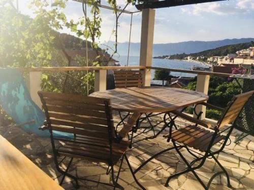 Studio apartment in Povlja with sea view, terrace, air conditioning, WiFi 3419-4