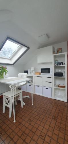 ห้องครัว, Ferienwohnung zwischen den Meeren in อิทเซเฮอ