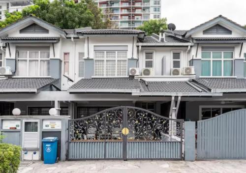Shah Alam Golden Homestay 4 Rooms, 3 Bathrooms Seksyen 7 near uitm icity