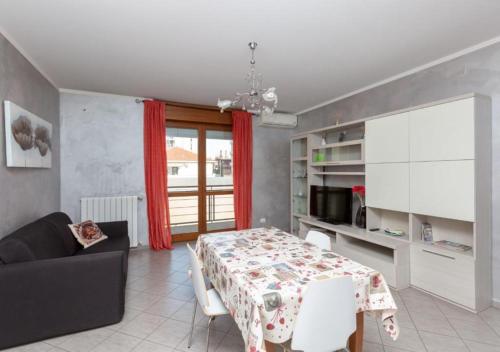 Comfy cozy apartment close to Metro, Turín