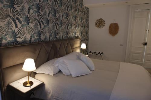 1 king bed, 1 twin bed