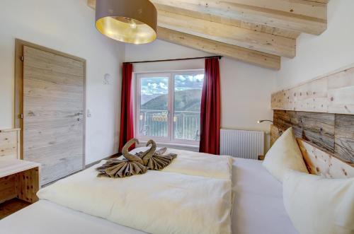 Two-Bedroom Apartment with Lake View
