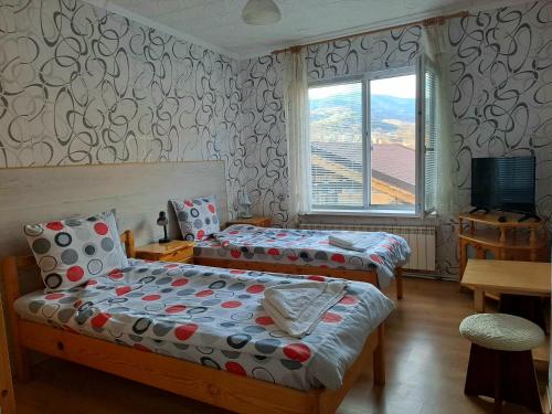 Twin Room with Mountain View