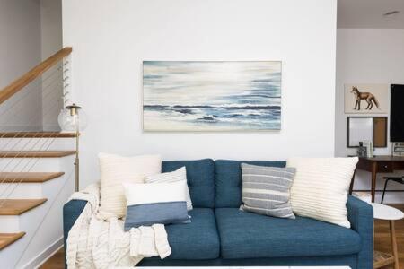 The Finley Loft - Quite Located in the Nations! detail
