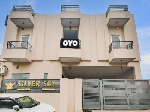 Super OYO Silver Sky