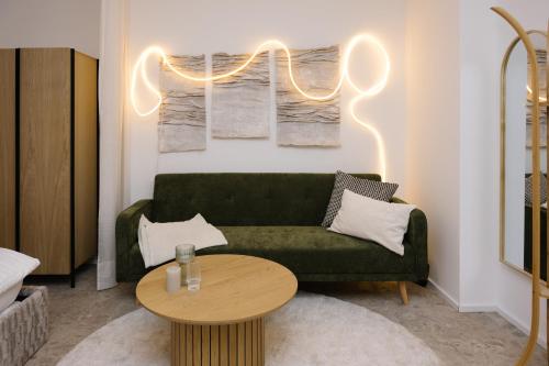 Cozy Studio Apartment - Tap to explore photos