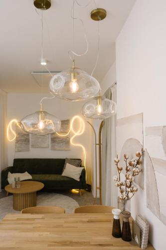 Cozy Studio Apartment - Tap to explore photos