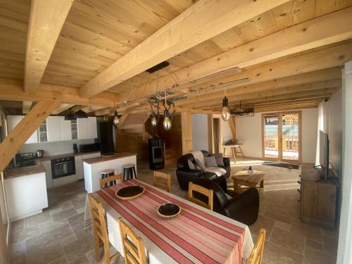 Chalet Yeti 8 personnes location de ski offerte Serre Chevalier Chantemerle