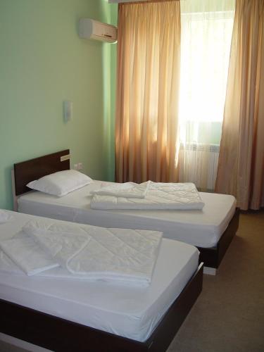 Family Hotel Gabrovo - image 10