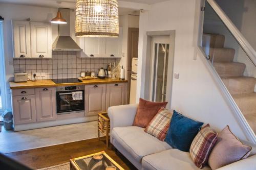 Spa Garden Cottage - Upper Hopton - Mirfield