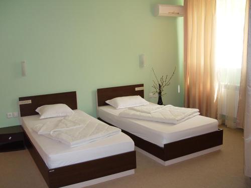 Family Hotel Gabrovo - image 4