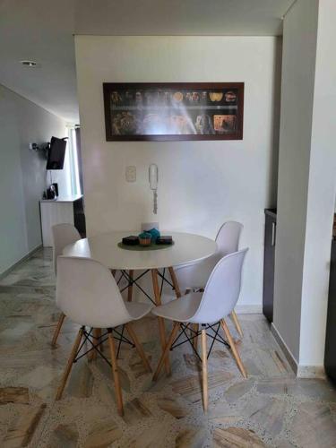 One-Bedroom Apartment image 2