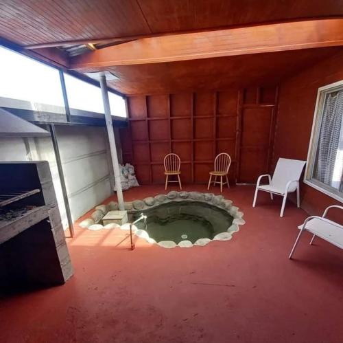 2 bedrooms, 5 beds