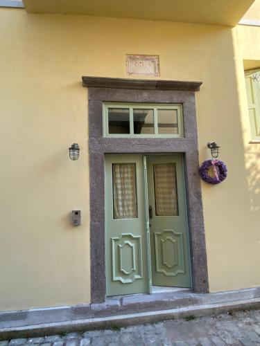 Διαμέρισμα σε ανακαινισμένο αρχοντικό 19ου αιώνα, κέντρο Μύρινας, Mirina (fotografie 4)