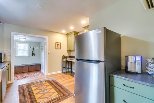 Orange Cottage with Hiking Access 1 Mi to Lake Anna in Kirk OCliff, USA