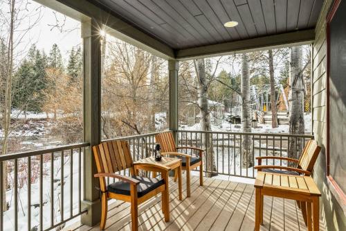 Cottage with River View