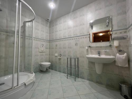 Deluxe Double Room with Shower