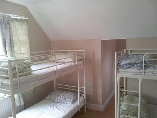 Compton Guest House 4