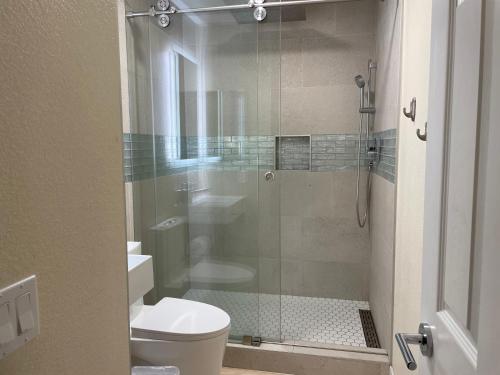 Newly Remodeled Family Friendly 3B/2B House detail