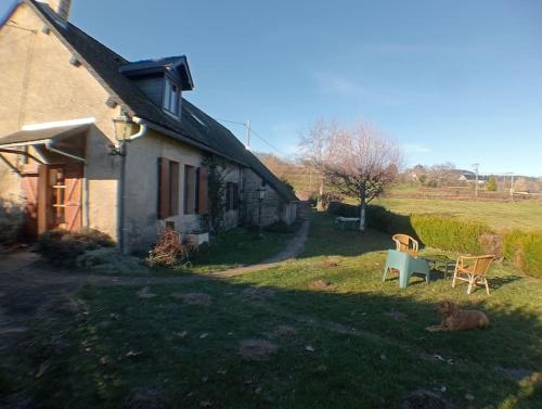 Maison de campagne, Au 40, Morvan, Bourgogne in La Comelle