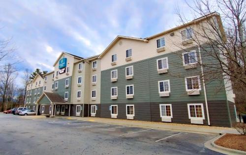 WoodSpring Suites Asheville - image 13