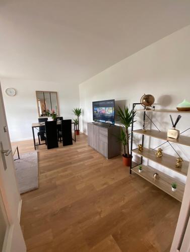 Appartement 59m2 professionnel ou familial Saint Quentin en Yvelines - Location saisonnière - Montigny-le-Bretonneux