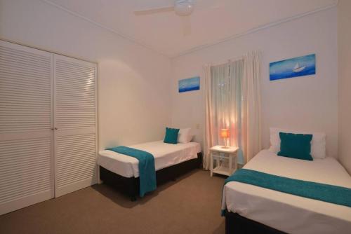 Plantation House - private 4 bedroom beachfront retreat - image 5