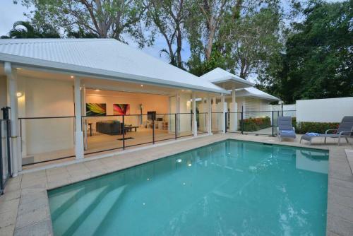 Four-Bedroom House image 8